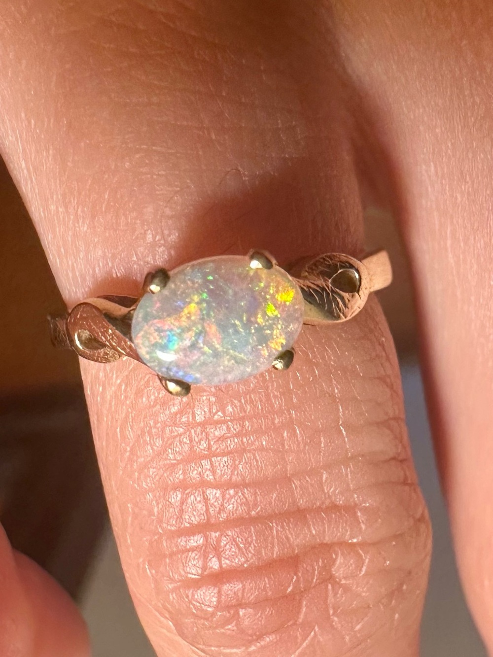 Trubrite Estate Ring- 14k stamped yellow gold & celestial opal, size 5. Rare! - Picture 1 of 7